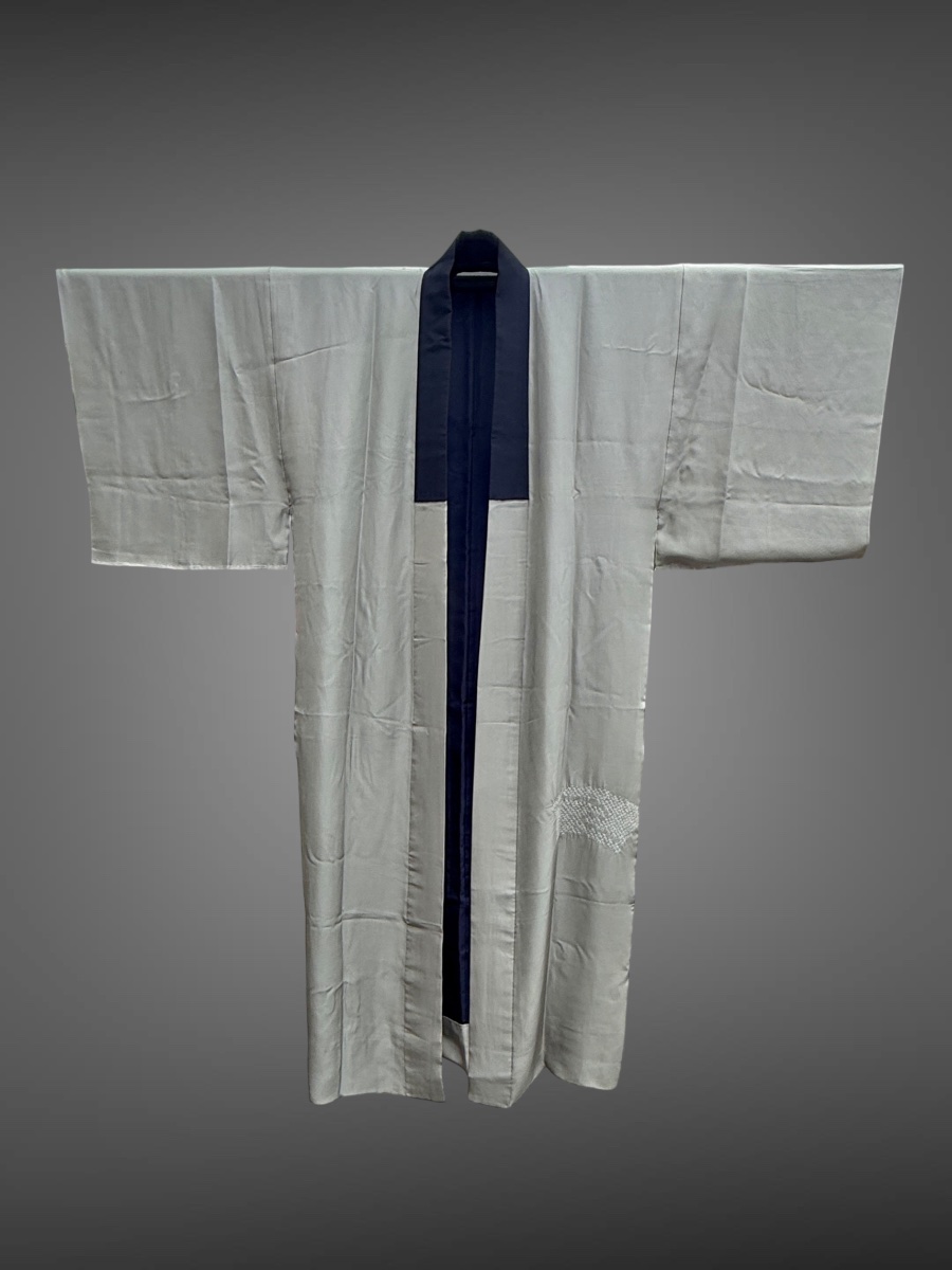 Silk Kimono Decorated With A Dragon In Front Of Mount Fuji—showa Period (1912–1989).-photo-2