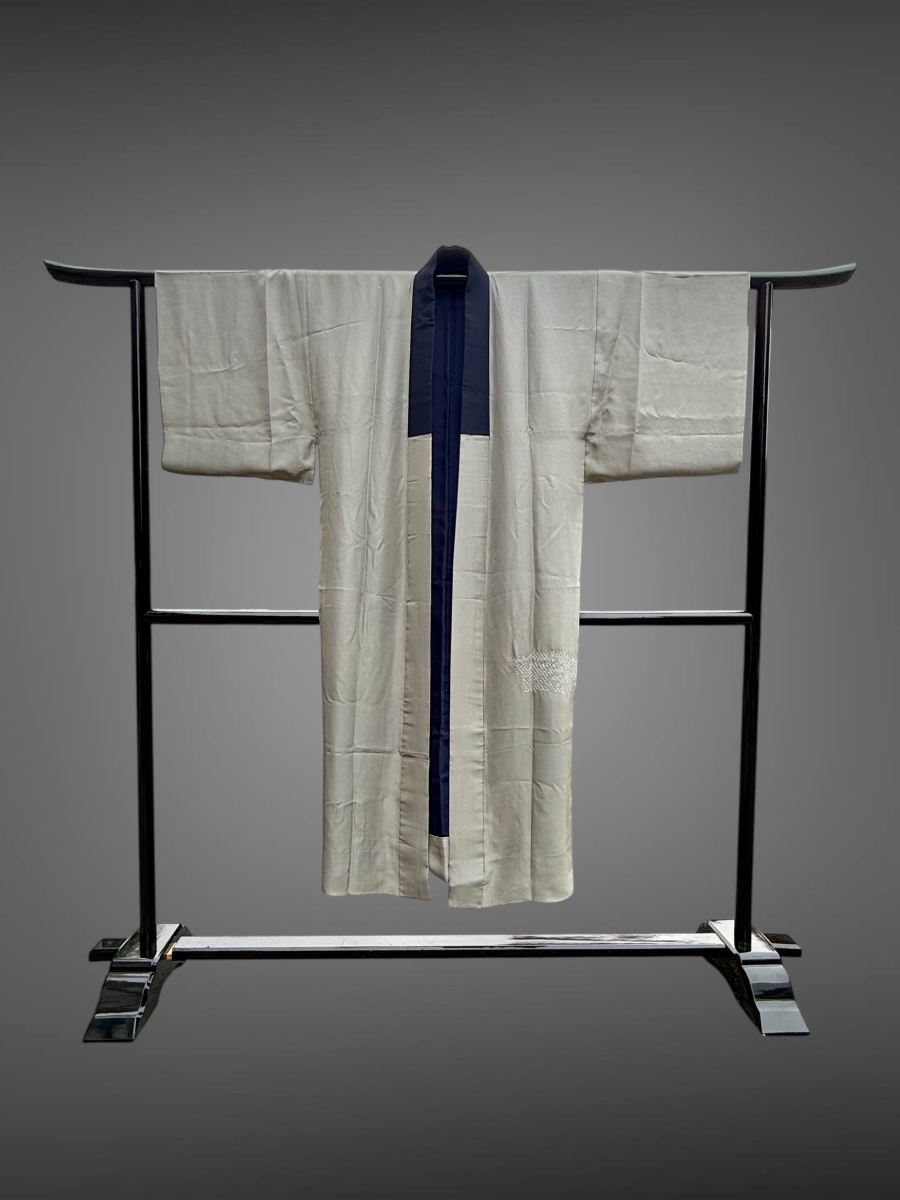 Silk Kimono Decorated With A Dragon In Front Of Mount Fuji—showa Period (1912–1989).-photo-8
