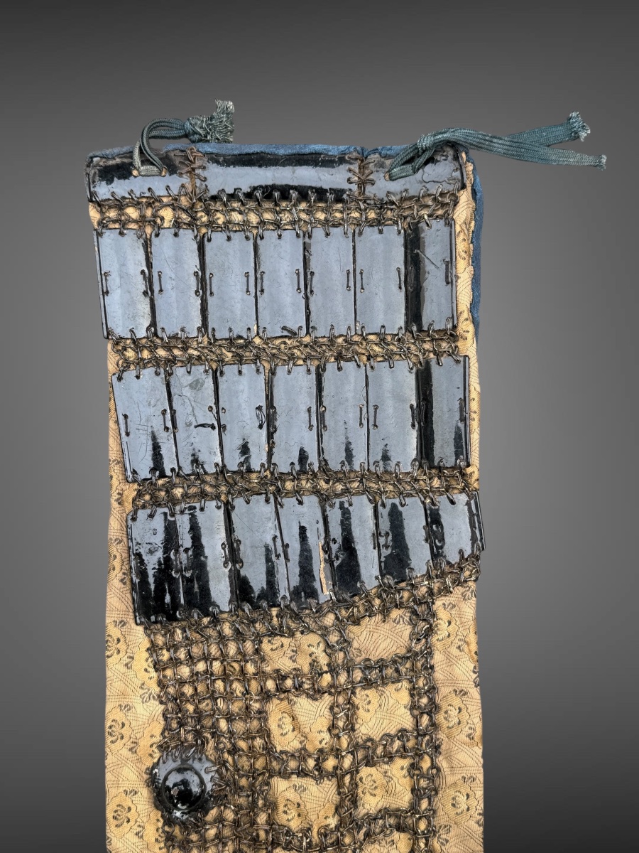 Paire de Kote de samuraï, protection de bras en fer forgé et cotte de maille - Époque Edo.-photo-3