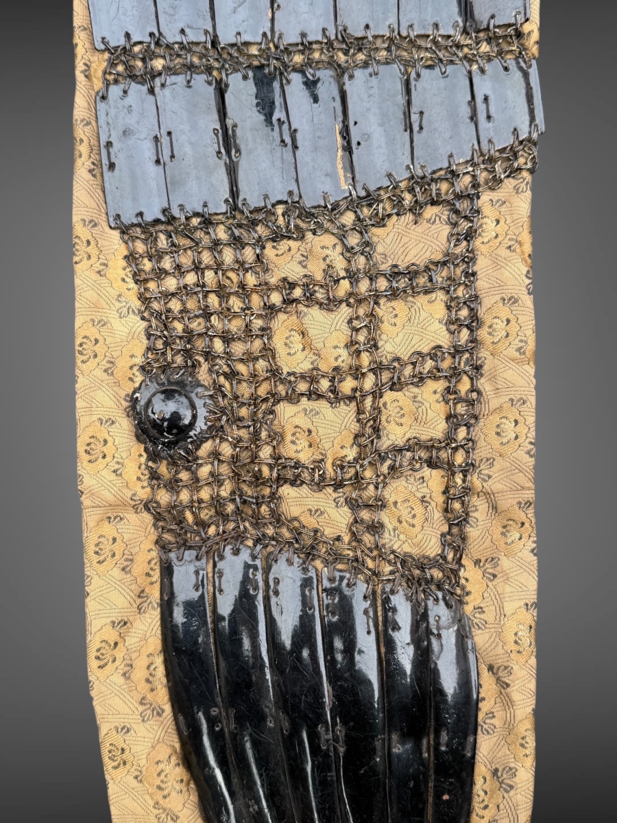 Paire de Kote de samuraï, protection de bras en fer forgé et cotte de maille - Époque Edo.-photo-4