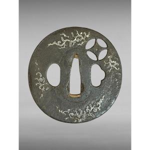 Tsuba Maru Gata En Fer Forgé Incrusté D’argent - Période Edo (1603-1868).
