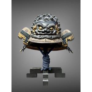 Kawari Samurai Kabuto Adorned With An Impressive Lacquer Shishi Head - Edo Period.