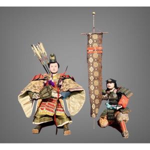 Ensemble de deux poupées Musha Ningyô Figurant un Samuraï et son écuyer - Période Meiji. 