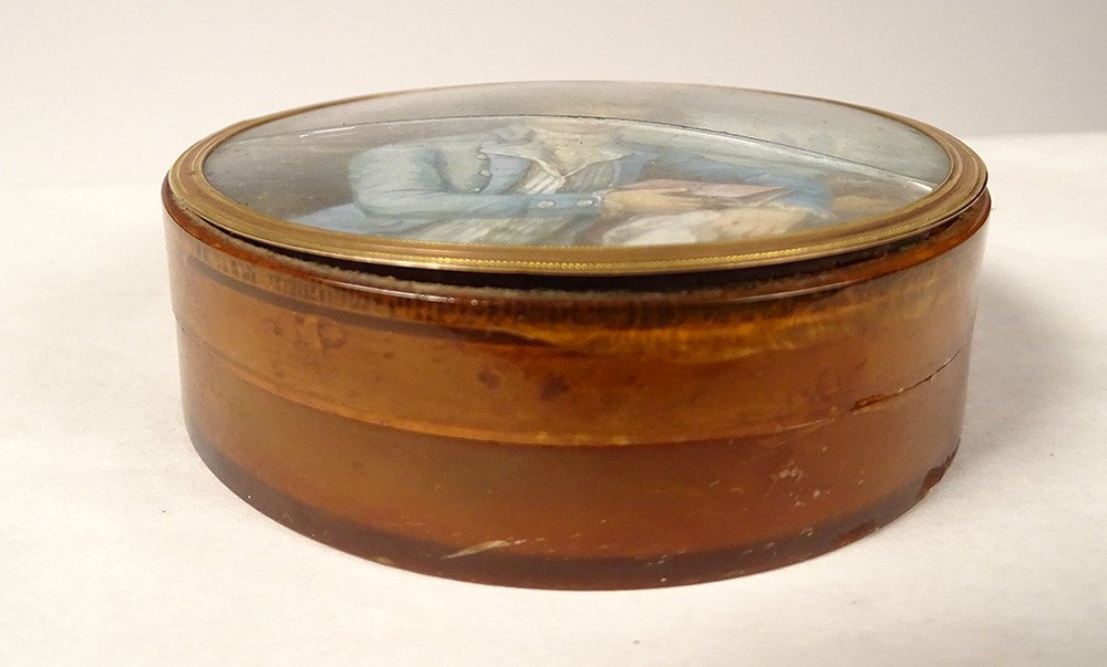 Boîte Ronde avec Miniature d'un Gentilhomme ou Lettré, en  écaille Blond, Fin XVIIIè-photo-2