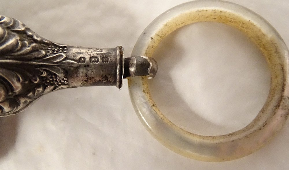 Rattle Whistle Sterling Silver English Birmingham Nacre Ring Late Nineteenth Twentieth-photo-1