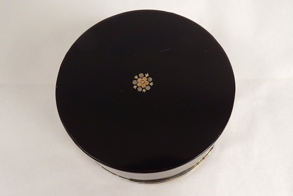 Small Round Box In Gold Stitched Tortoiseshell Bouquet Flowers Garlands 18th Century-photo-8
