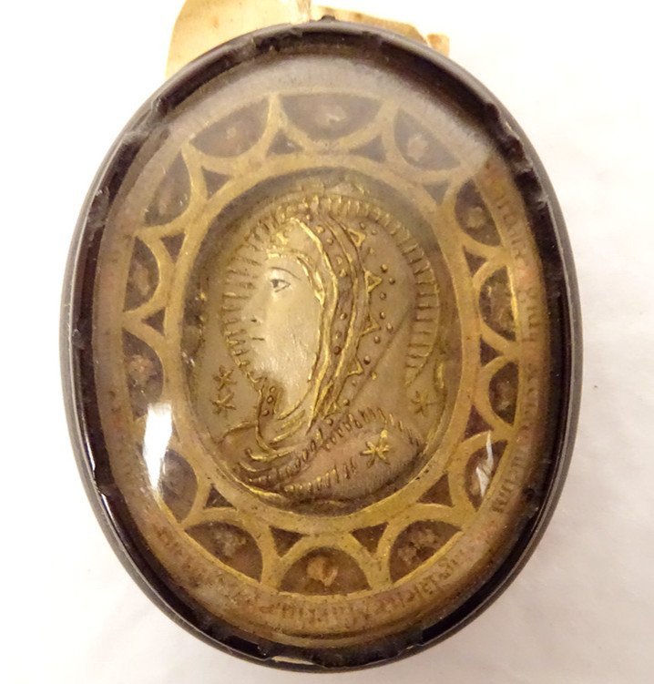 Reliquary Medallion Agnus Dei Virgin Jesus Christ Saints Wax Horn 19th