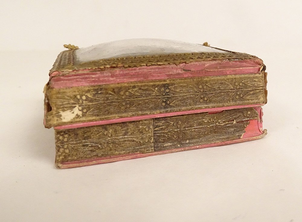 Small Cardboard Box Golden Paper Rebus Romantic Flowers 19th Century-photo-3
