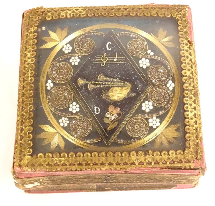 Small Cardboard Box Golden Paper Rebus Romantic Flowers 19th Century
