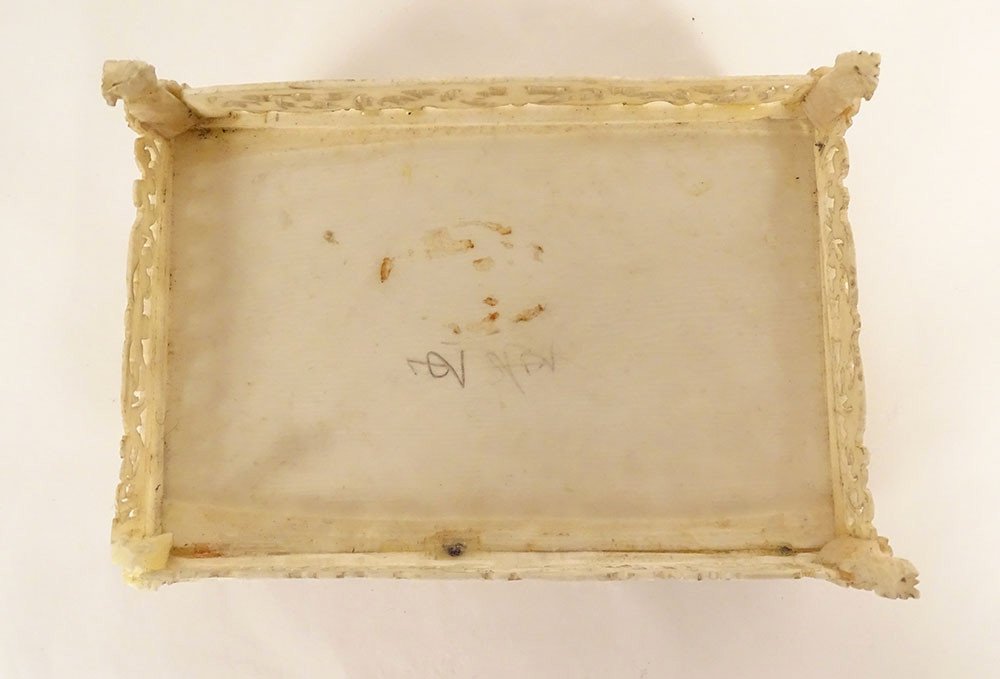 Box Small Carved Bone Box Canton Characters Landscapes China 19th Century-photo-5