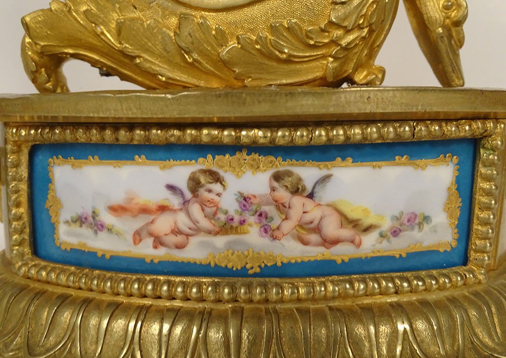 Pendule Restauration Bronze Doré Porcelaine Sèvres Amour Cygne Dauphin XIXè-photo-3
