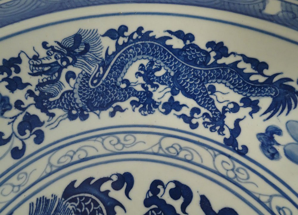 Grand Plat Porcelaine Chine Blanc-bleu Dragons 5 Griffes Lotus Xuande XIXè-photo-2