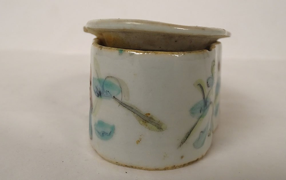 Chinese Porcelain Cricket Box With Flower Child Figures, 19th Century-photo-4