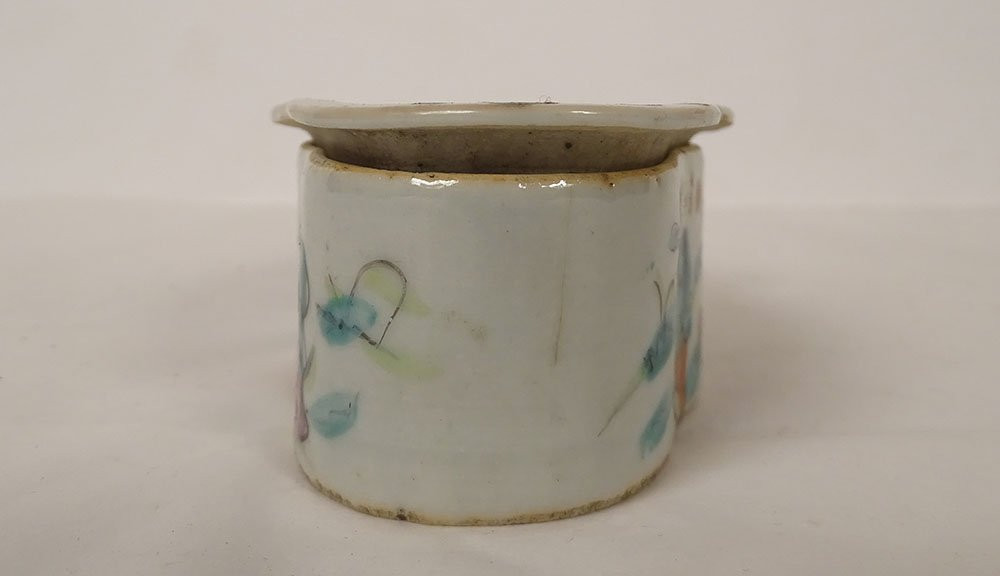 Chinese Porcelain Cricket Box With Flower Child Figures, 19th Century-photo-1
