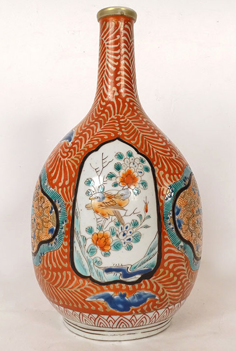 Vase Porcelaine Arita Japon Hichozan Shinpo Monzaemon Chauve-souris XIXème