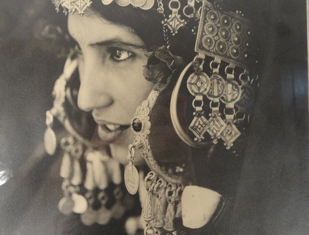 4 photographies Jean Besancenot Afrique Maroc costumes parure enfants XXème-photo-3