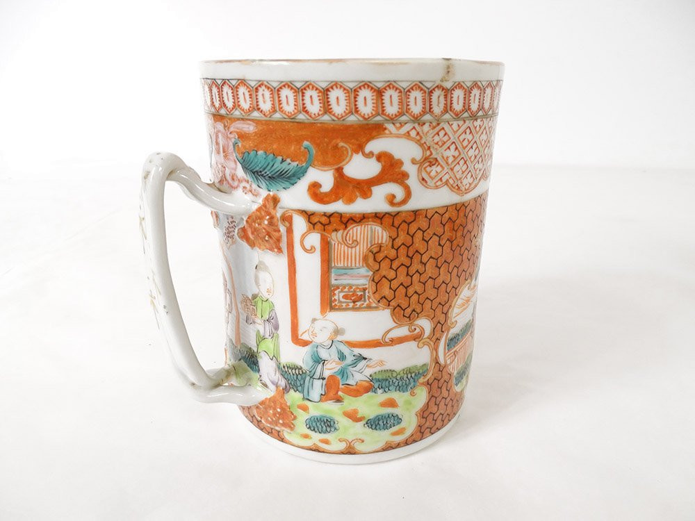 Pair Of Chinese Porcelain Mugs With Mandarin Figures And Qianlong Pagodas, 18th Century-photo-5