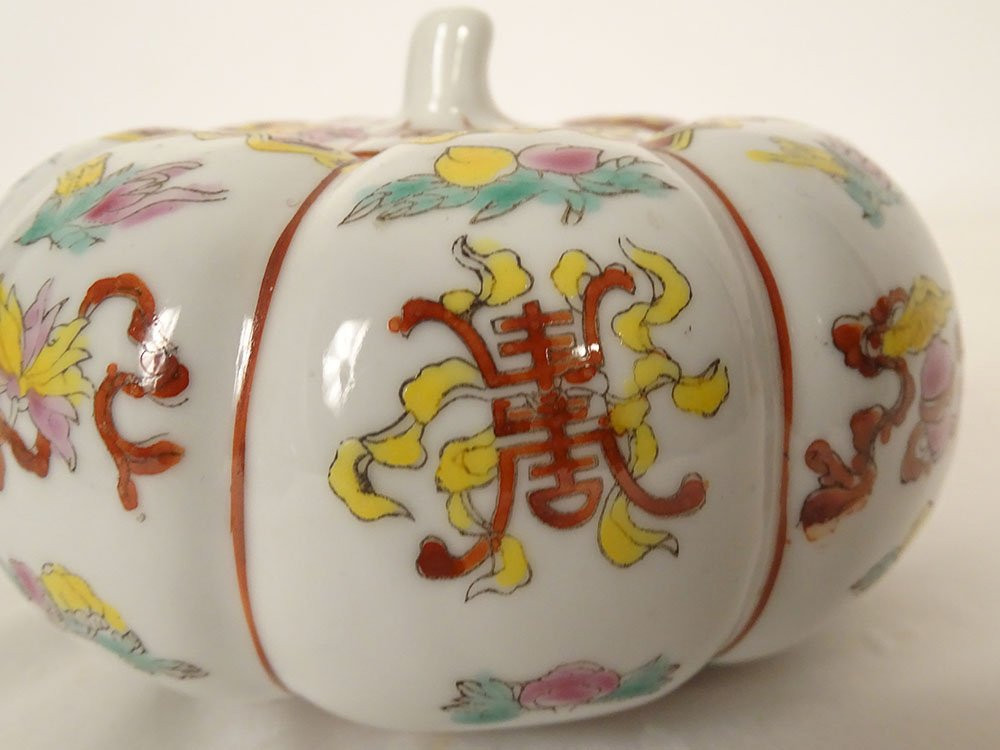 Pair Of Chinese Porcelain Covered Pots And Pumpkins, Qianlong, 19th Century-photo-2
