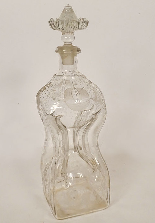Carafe hollandaise sablier verre soufflé moulins bateaux rubans XVIIIème