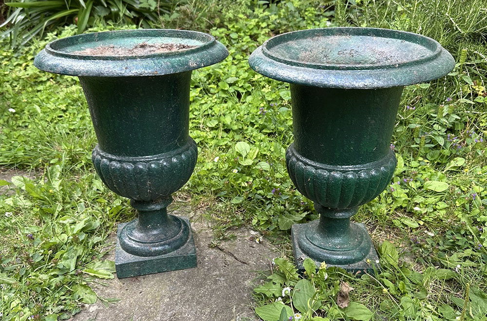 Paire de vases Médicis de propriété fonte peinte vert vasques jardin XIXème