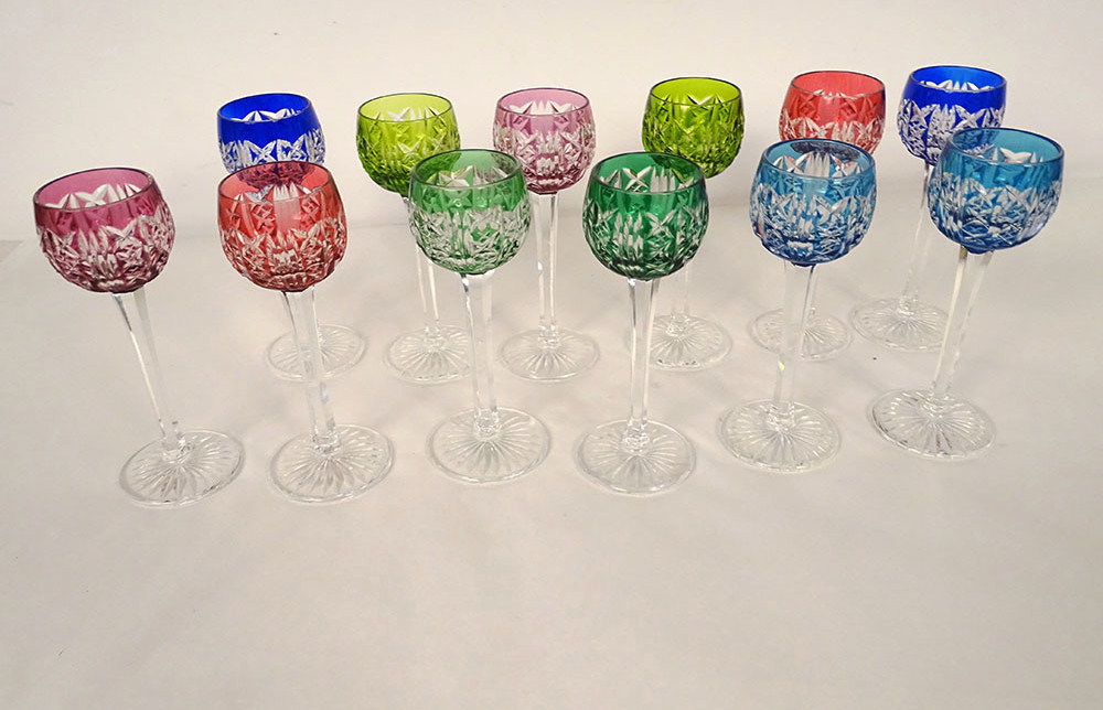 12 verres à pied à liqueur cristal Saint-Louis couleur modèle Riesling XXè