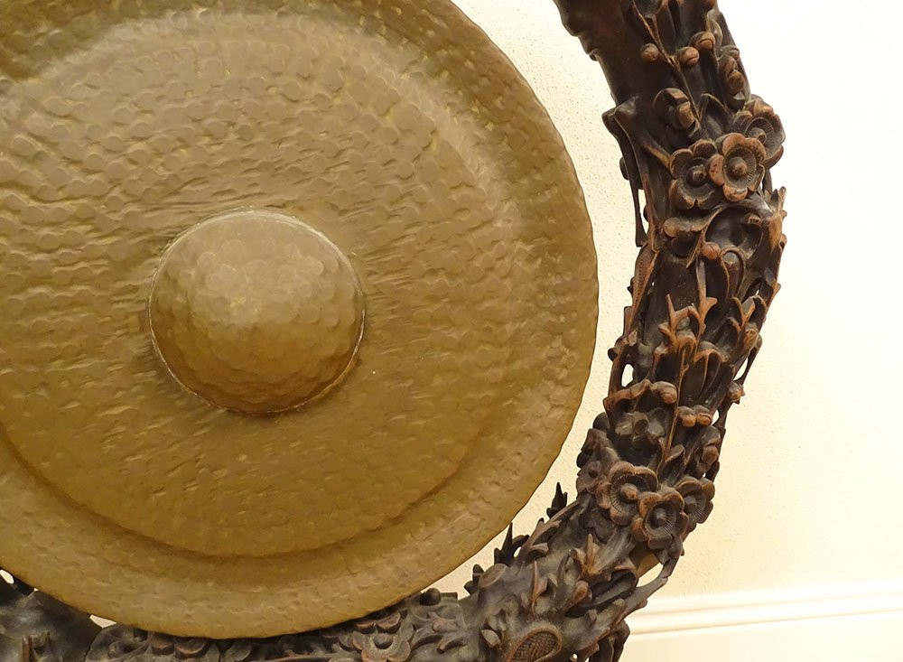 Grand gong indochinois bois exotique sculpté cuivre Indochine Vietnam XXème-photo-1