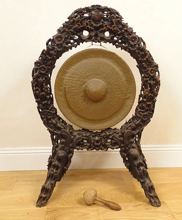 Grand gong indochinois bois exotique sculpté cuivre Indochine Vietnam XXème