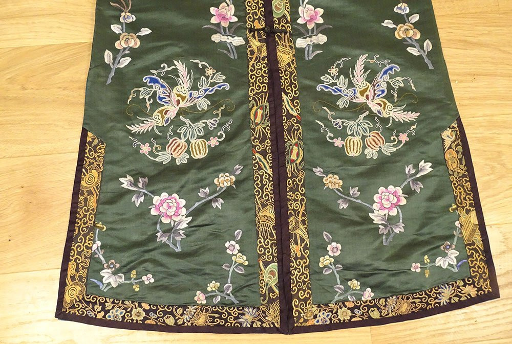 Robe chinoise soie broderies fleurs oiseaux phénix coloquintes Chine XXème-photo-4