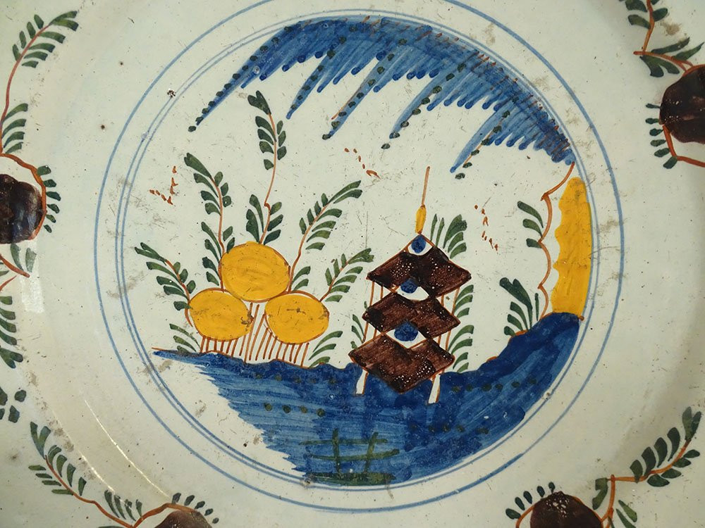 Polychrome Delft Earthenware Dish With Orange Pagoda Decoration, Netherlands, 18th Century-photo-2