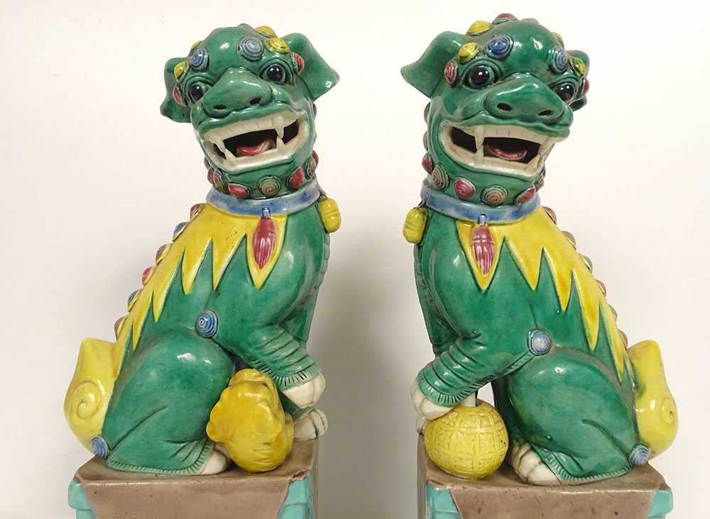 Pair Of Chinese Porcelain Dragon And Dog Sculptures From Fo, China, 19th Century-photo-2