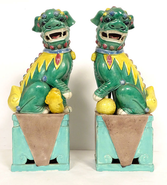 Pair Of Chinese Porcelain Dragon And Dog Sculptures From Fo, China, 19th Century