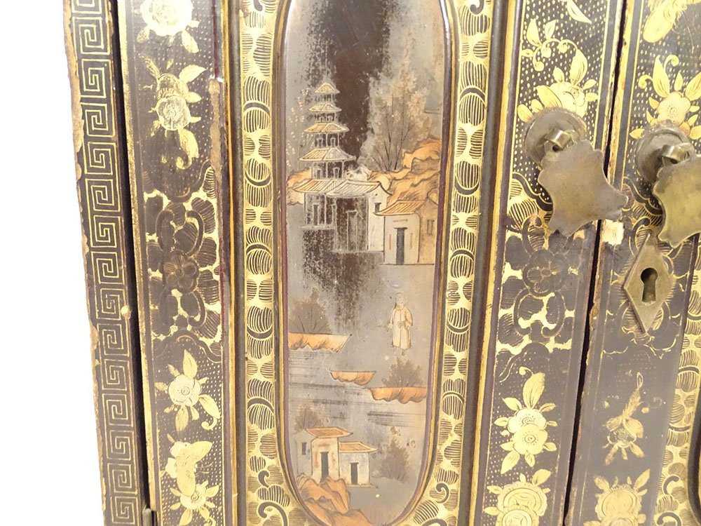 Petit cabinet japonais bois laqué dorure paysages pagode personnages XIXème-photo-2