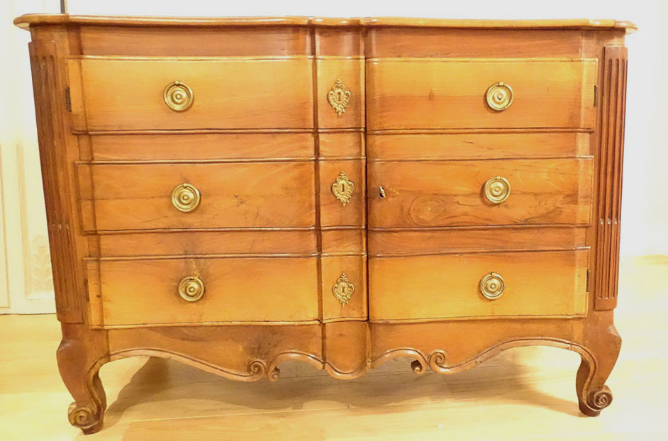 Louis XV Chest Of Drawers With Crossbow Doors, Carved Walnut, Gilt Bronze, 18th Century