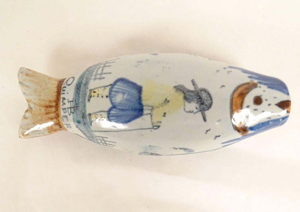 Hb Quimper Earthenware Snuffbox With A Breton Fish Figure, 19th Century-photo-2