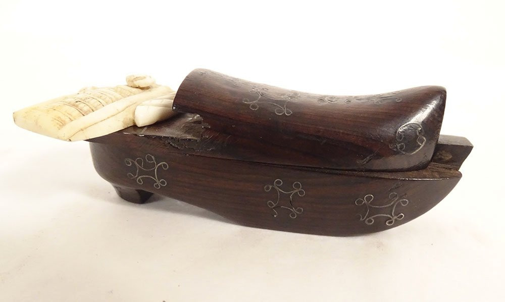 Tabatière chaussure à système bois sculpté laiton Art Populaire XIXème-photo-2