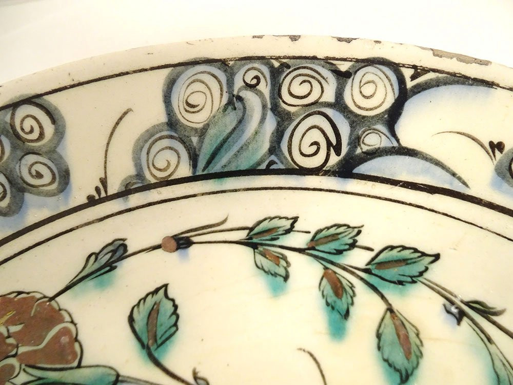 Grand plat Iznik céramique fleurs œillets tulipes Art Ottoman Turquie XVIIè-photo-3