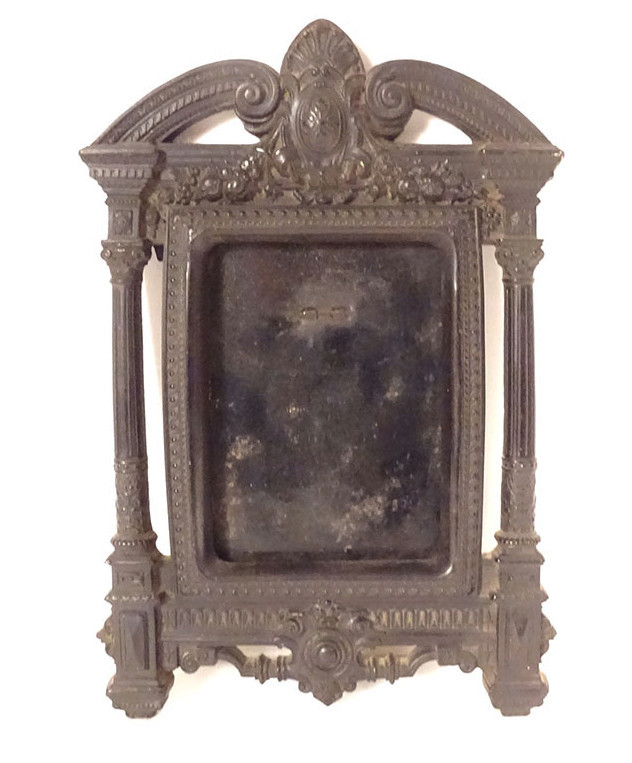 Cadre photo ébonite colonnes chapiteaux palmette fleurs Napoléon III XIXème