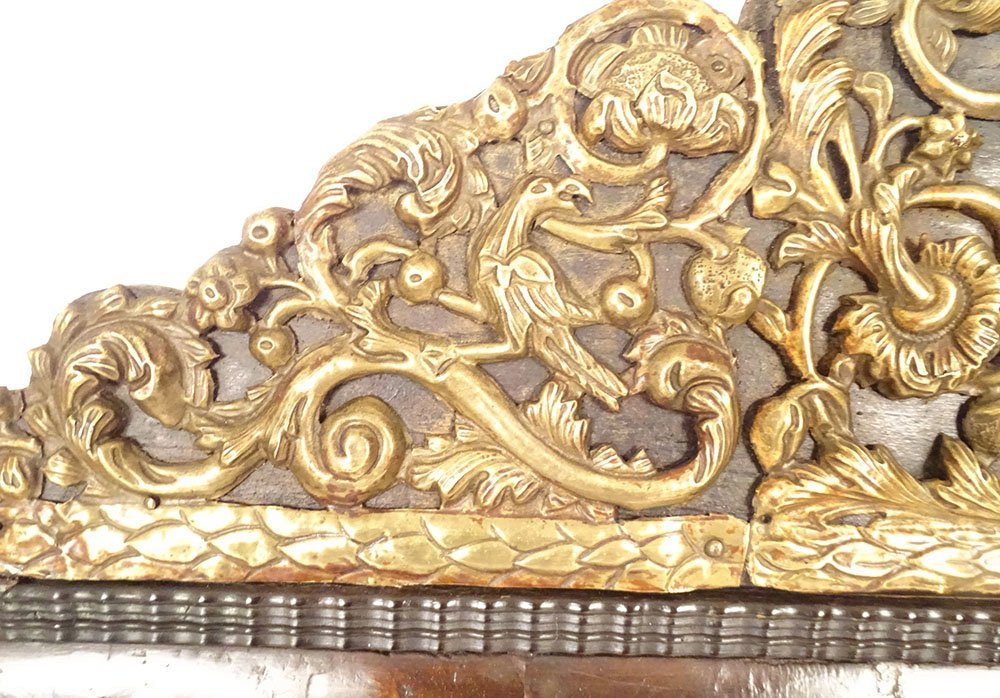 Miroir glace Louis XIV laiton repoussé noyer palissandre fleurs oiseaux 18è-photo-3