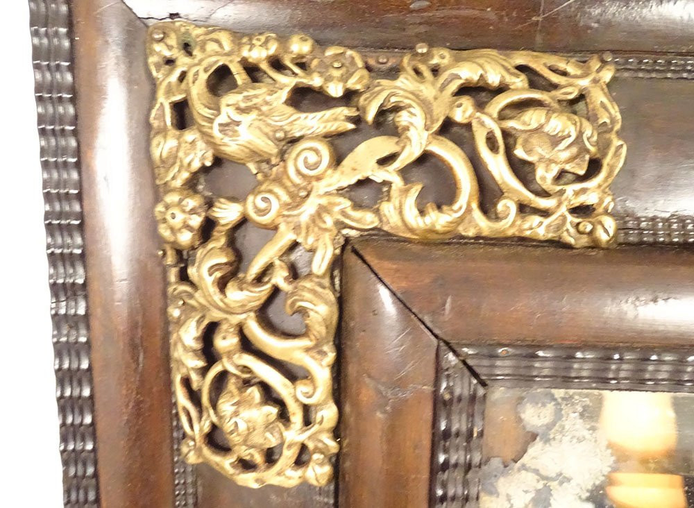 Miroir glace Louis XIV laiton repoussé noyer palissandre fleurs oiseaux 18è-photo-4