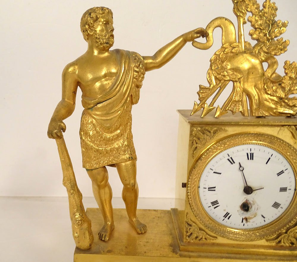 Empire Style Desk Clock Depicting Hercules, The Nemean Lion, In Gilt Bronze, 19th Century-photo-2