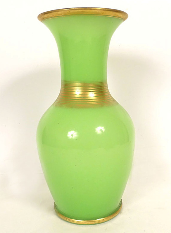 Baluster Vase In Green Opaline Glass With Gilt Decoration, Baccarat Napoleon III, 19th Century