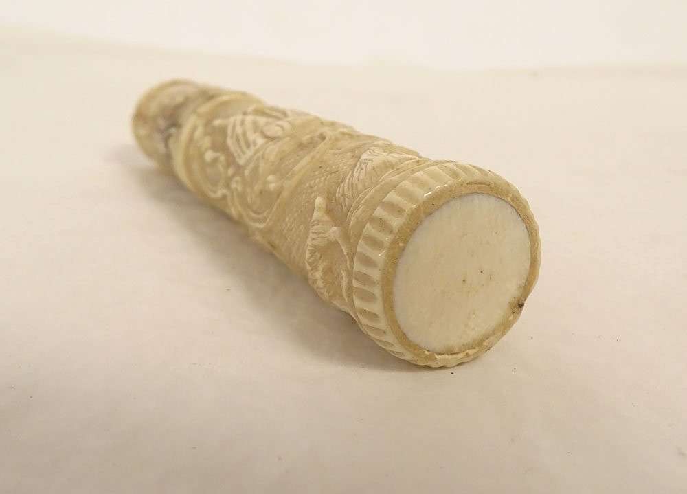 Etui message billet doux os sculpté Dieppe chien fleurs fruits drapeaux XIXè-photo-1