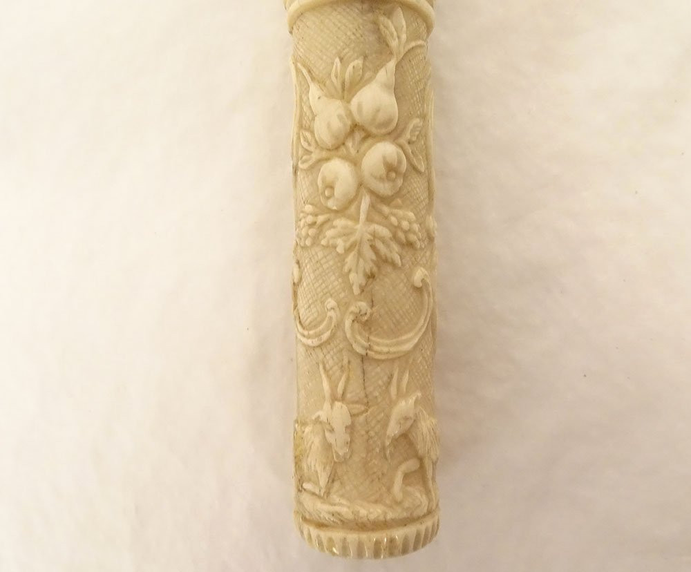 Etui message billet doux os sculpté Dieppe chien fleurs fruits drapeaux XIXè-photo-2