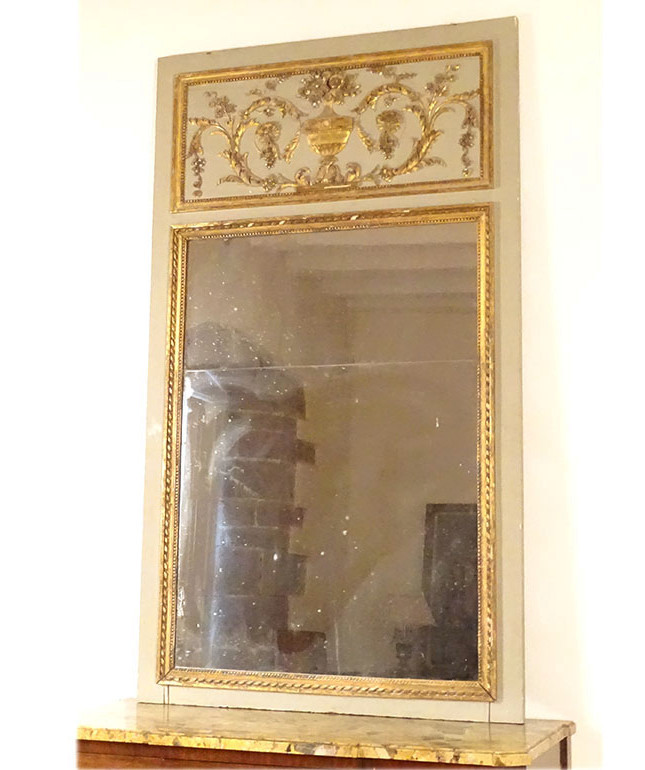 Trumeau miroir Louis XVI bois laqué doré urne fruits feuillage glace XVIIIè