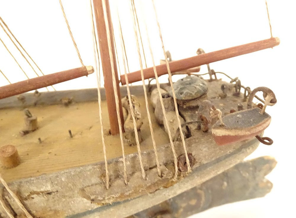 Model Of A Three-masted, Carved Wooden Sperm Whale Fishing Boat, Souvenir Globe, 19th Century-photo-1