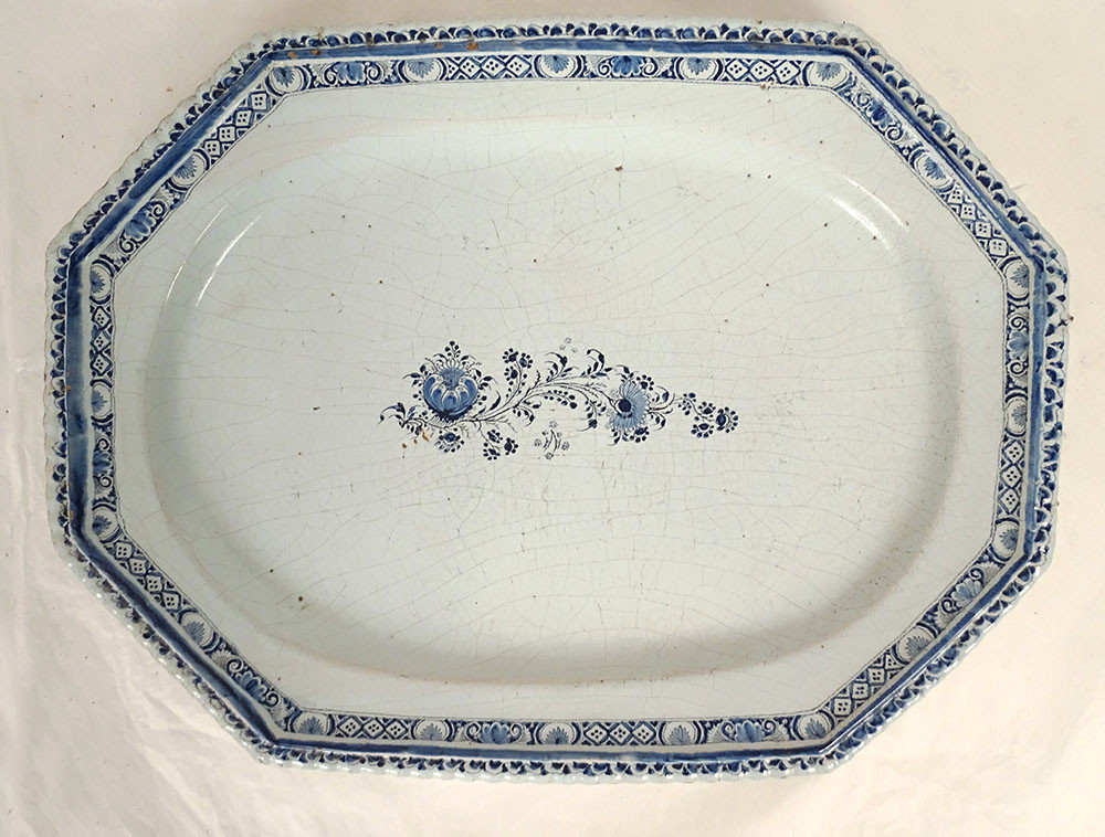 Grand plat octogonal faïence camaïeu bleu Rouen bouquet fleurs XVIIIème