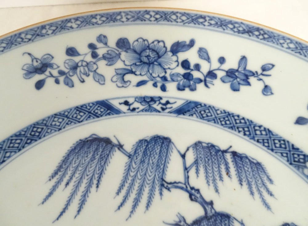 Large White And Blue Porcelain Platter From The Kangxi Garden, China East India Company, 18th Century-photo-1