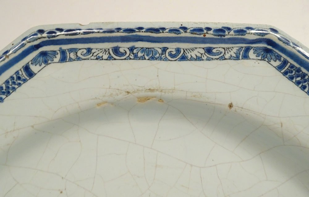Grand plat octogonal faïence Rouen décor camaïeu bleu panier fleuri XVIIIè-photo-3