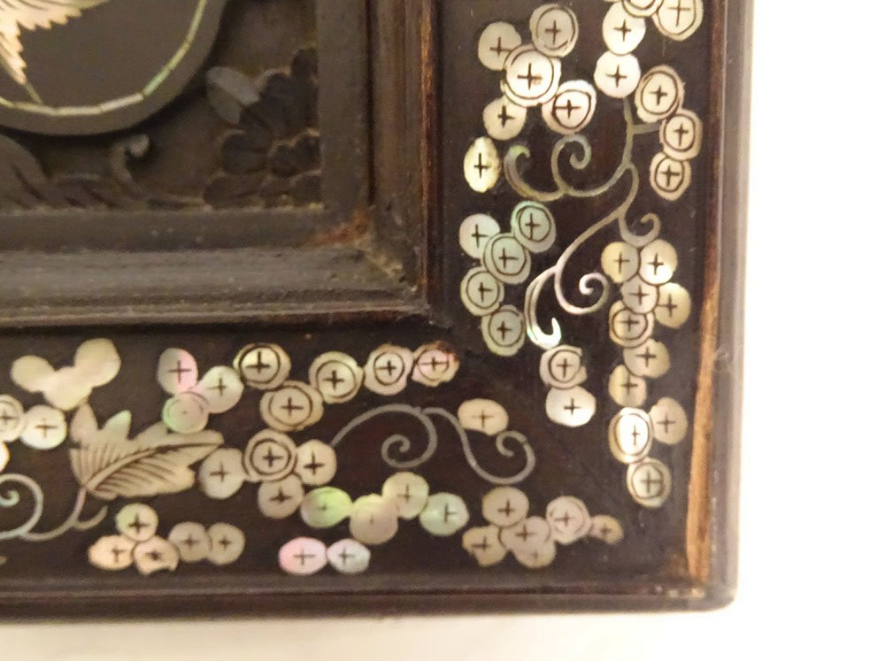 Paire miniatures porcelaine Vierge Enfant Christ cadres bois nacre XIXème-photo-1