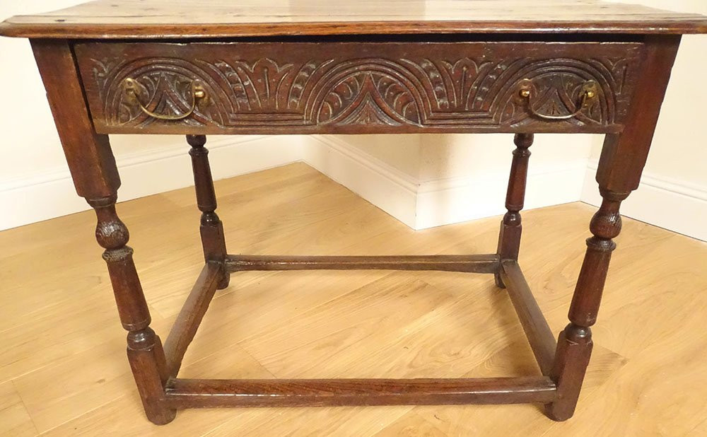 English Lowboy Table In Carved Oak, England, George I Period, 18th Century-photo-2